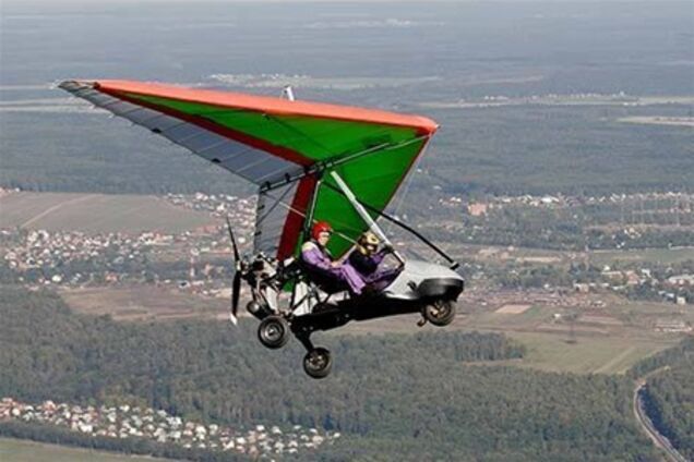 На Харківщині розбилися два мотодельтапланеріста