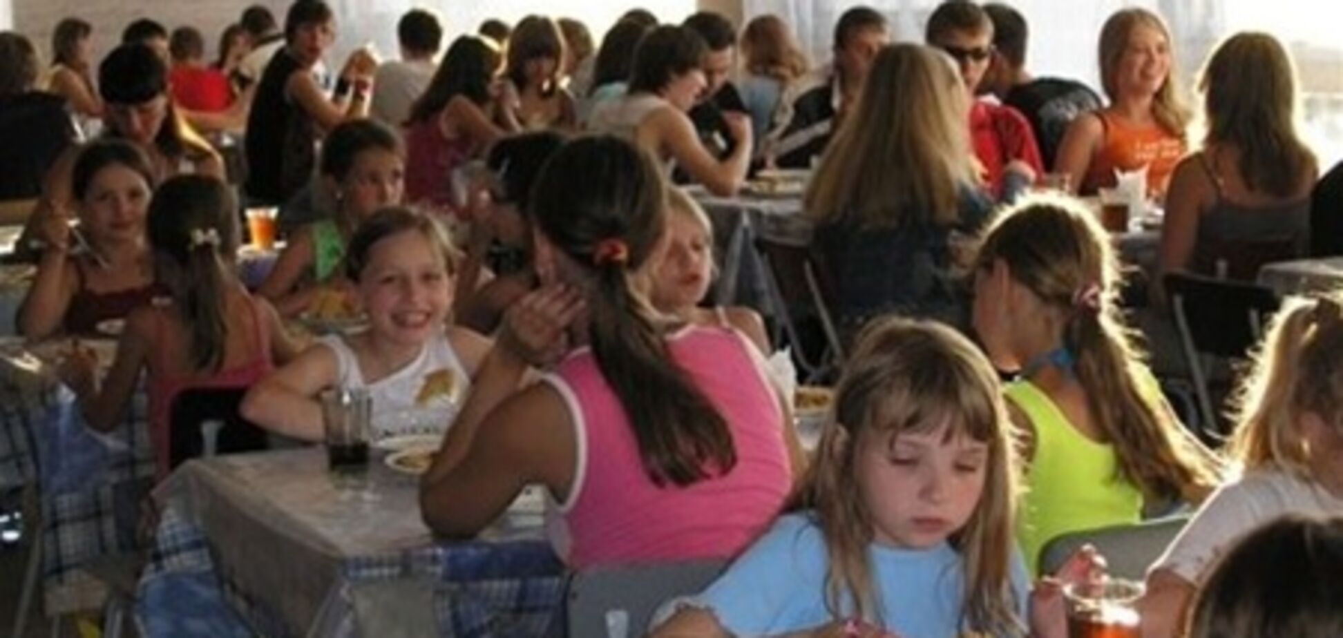 Дети в крымском лагере могли отравиться маслом