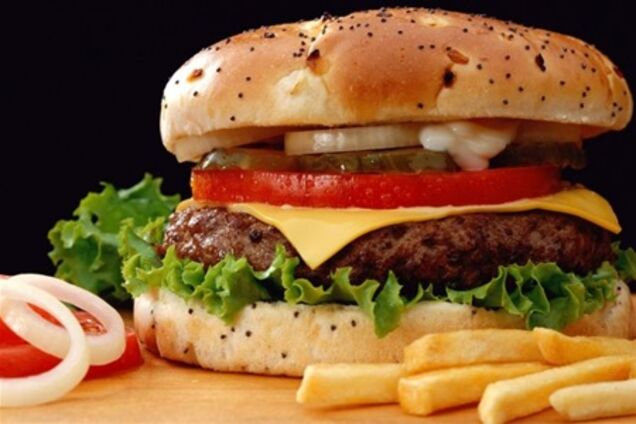 Венгрия ввела налог на фастфуд