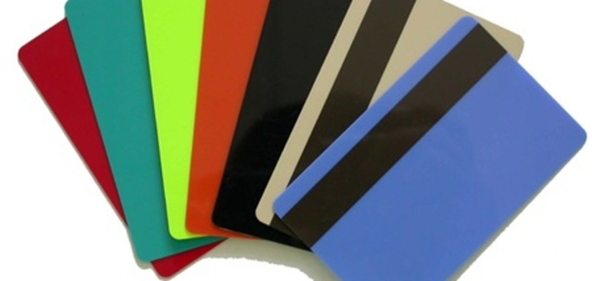 Украинцев насильно переведут на електронные соцкарты