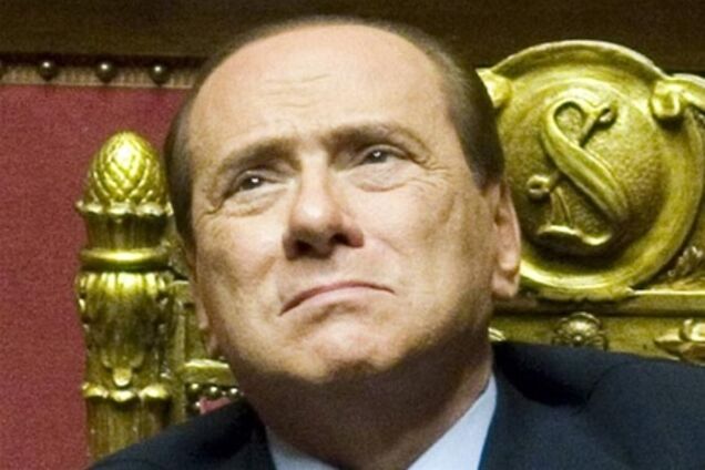 Берлускони урежет зарплату итальянским политикам