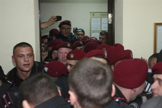 Сотрудники милиции не пускают журналистов на суд по делу Луценко