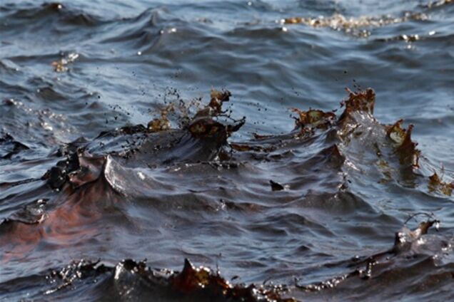 У берегов Китая обнаружено гигантское нефтяное пятно