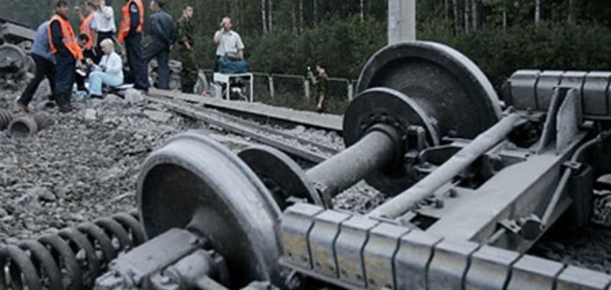 Миколаївщина. Дрезина зіткнулася з вантажним потягом