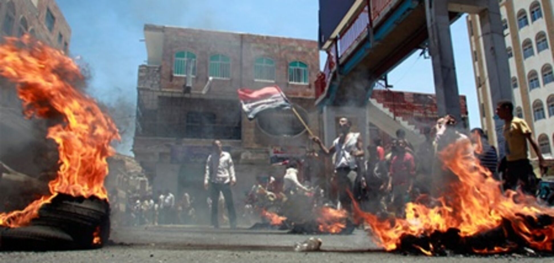 ВПС Ємену обстріляли захоплений 'Аль-Каїдою' місто