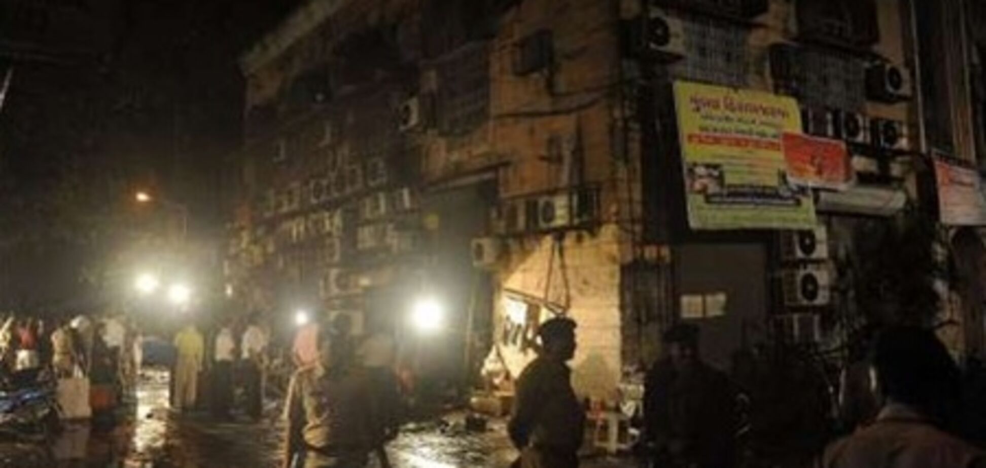 Взрывная волна в Мумбае разбросала по переулку бриллианты на $5,6 млн