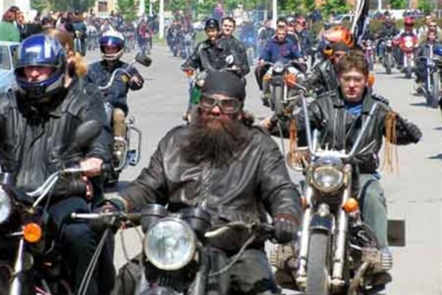 На байк-шоу в Севастополе запретили украинский флаг и прославляли Россию