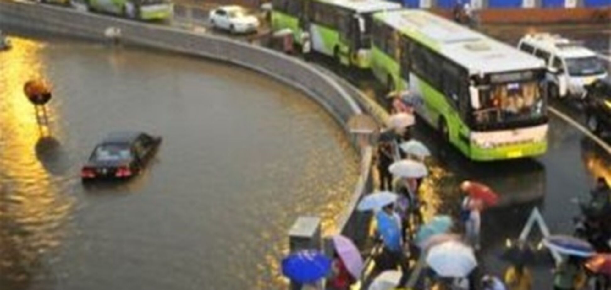 Власти Китая подсчитали число погибших от наводнений