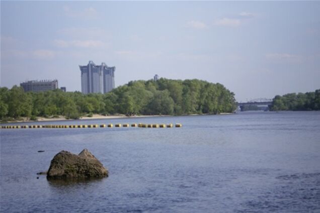 Вміст металу у воді Дніпра перевищено - експерт