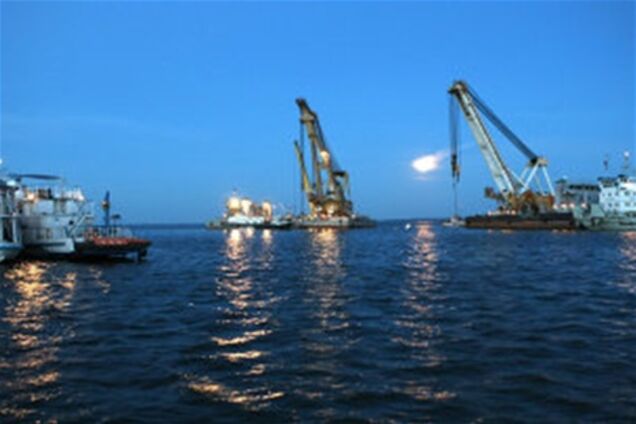 Подъем 'Булгарии' остановлен. Гроза идет