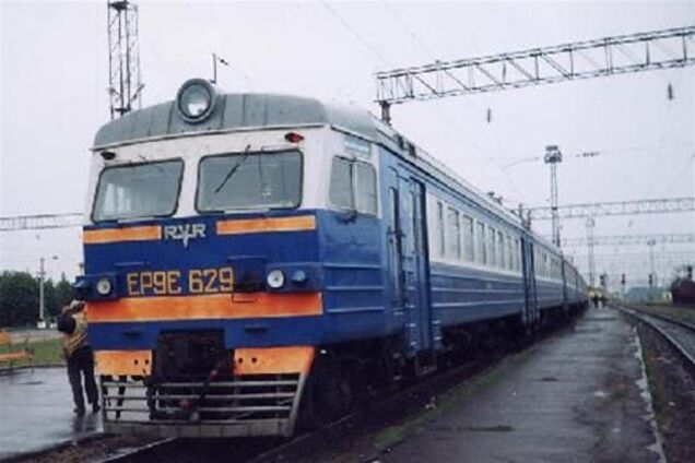 Куди котиться блакитний вагон?