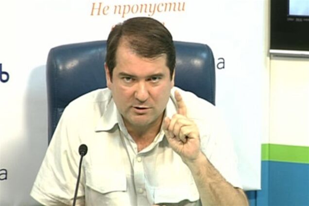 Любой майор СБУ может депортировать иностранца - Корнилов