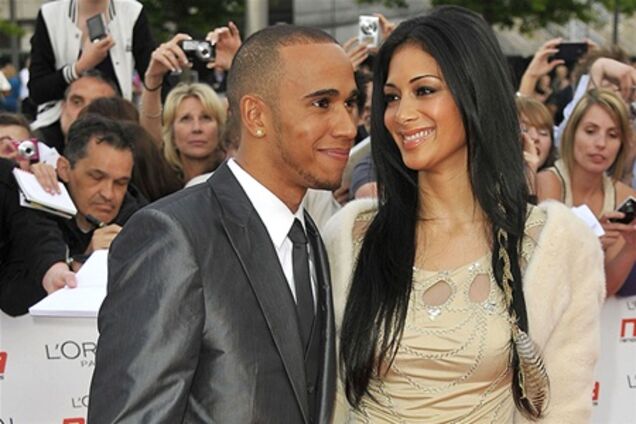 Солистка Pussycat Dolls обручена