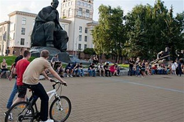 100% білорусів відмовилися виходити на мітинги