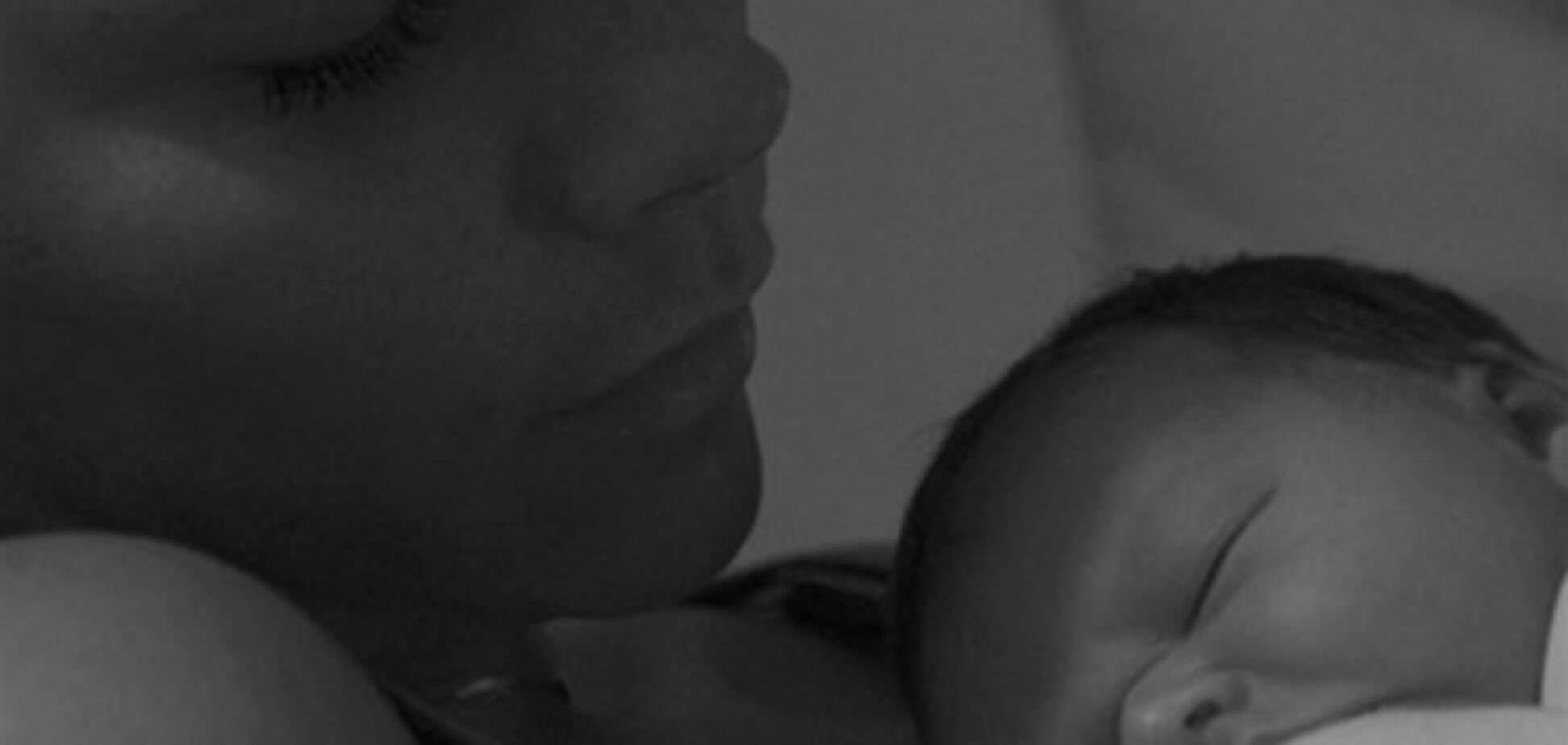 Дэвид Бекхэм показал новорожденную дочь. Фото