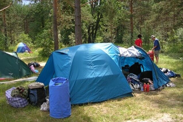 Під Черніговом в намет з туристами влучила блискавка