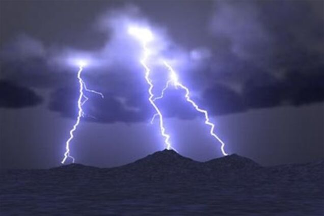 На Волині блискавка вдарила в купол храму Московського патріархату