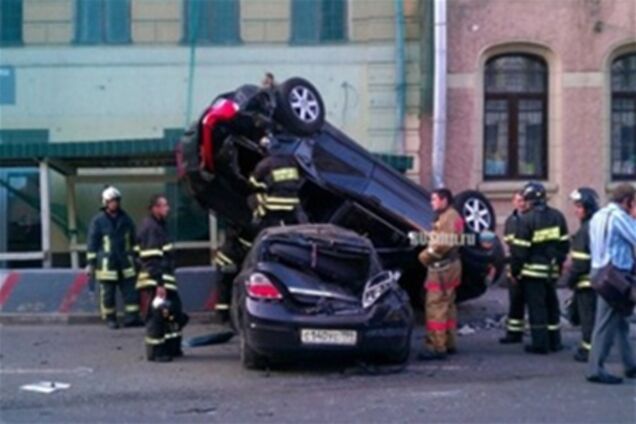 ОБОЗ.TV: Nissan влаштував бійню в центрі Москви