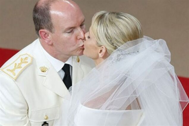 Князь Монако Альбер II и княгиня Шарлен обвенчались. Фото