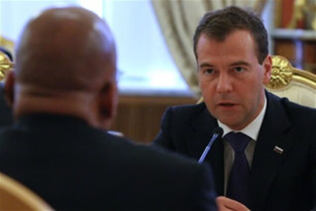 Медведев полетит в ЮАР решать судьбу Каддафи