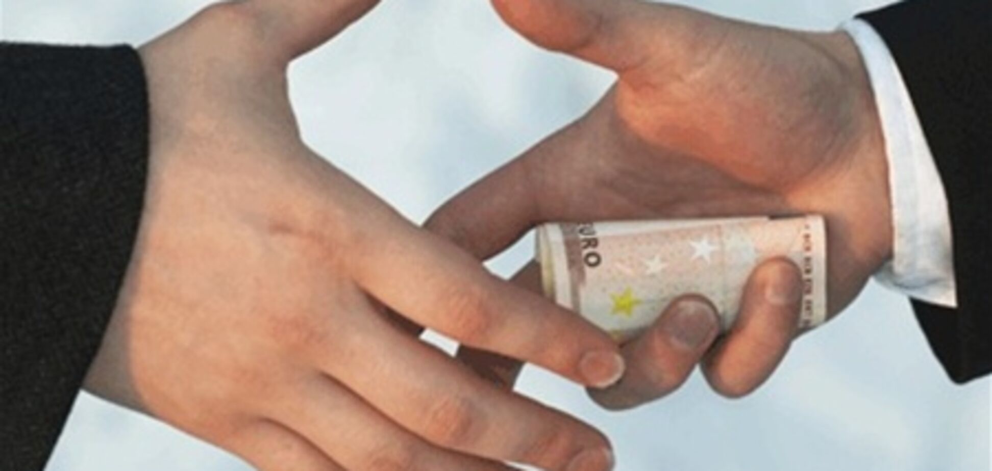 Керівник обласної податкової попався на хабарі