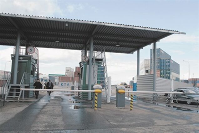 На Чопской таможне после проверки уволили десятки сотрудников