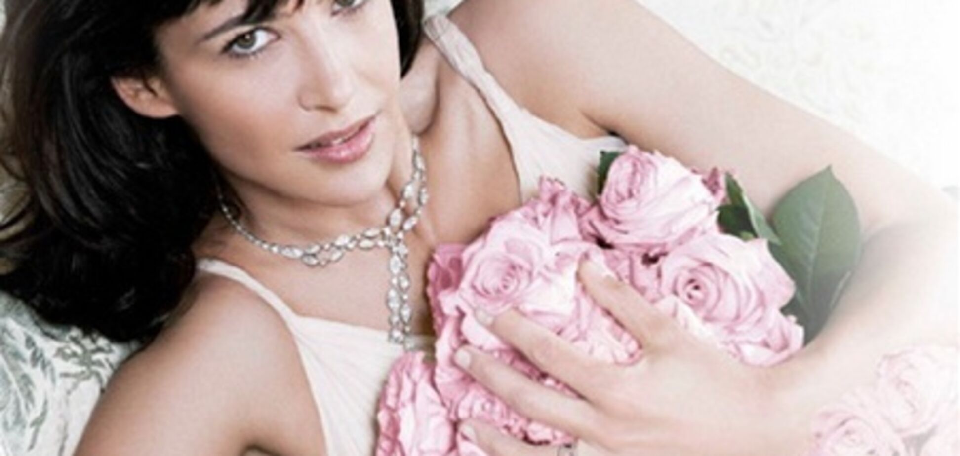 Софи Марсо и розовые розы