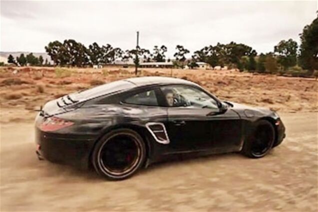 Porsche распространила официальный видеоролик-тизер, посвященный семейству 911