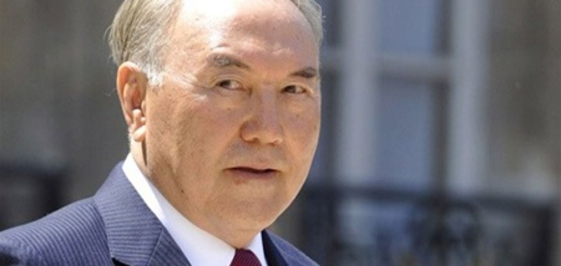 Президенту Казахстану зробили операцію на простаті