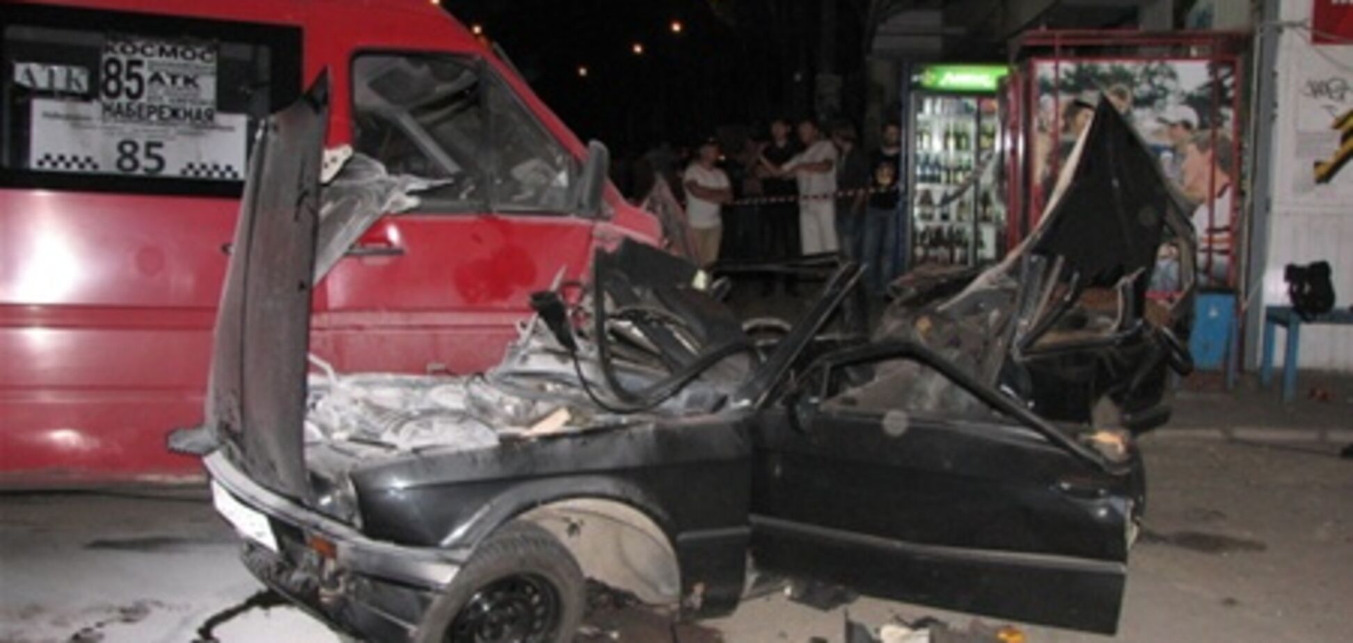 В Запорожье BMW врезался в маршрутку Volkswagen LT 35 - два человека погибли