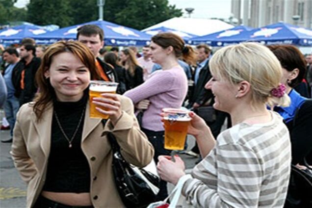 С 22 июля пиво можно пить только дома или в кафе