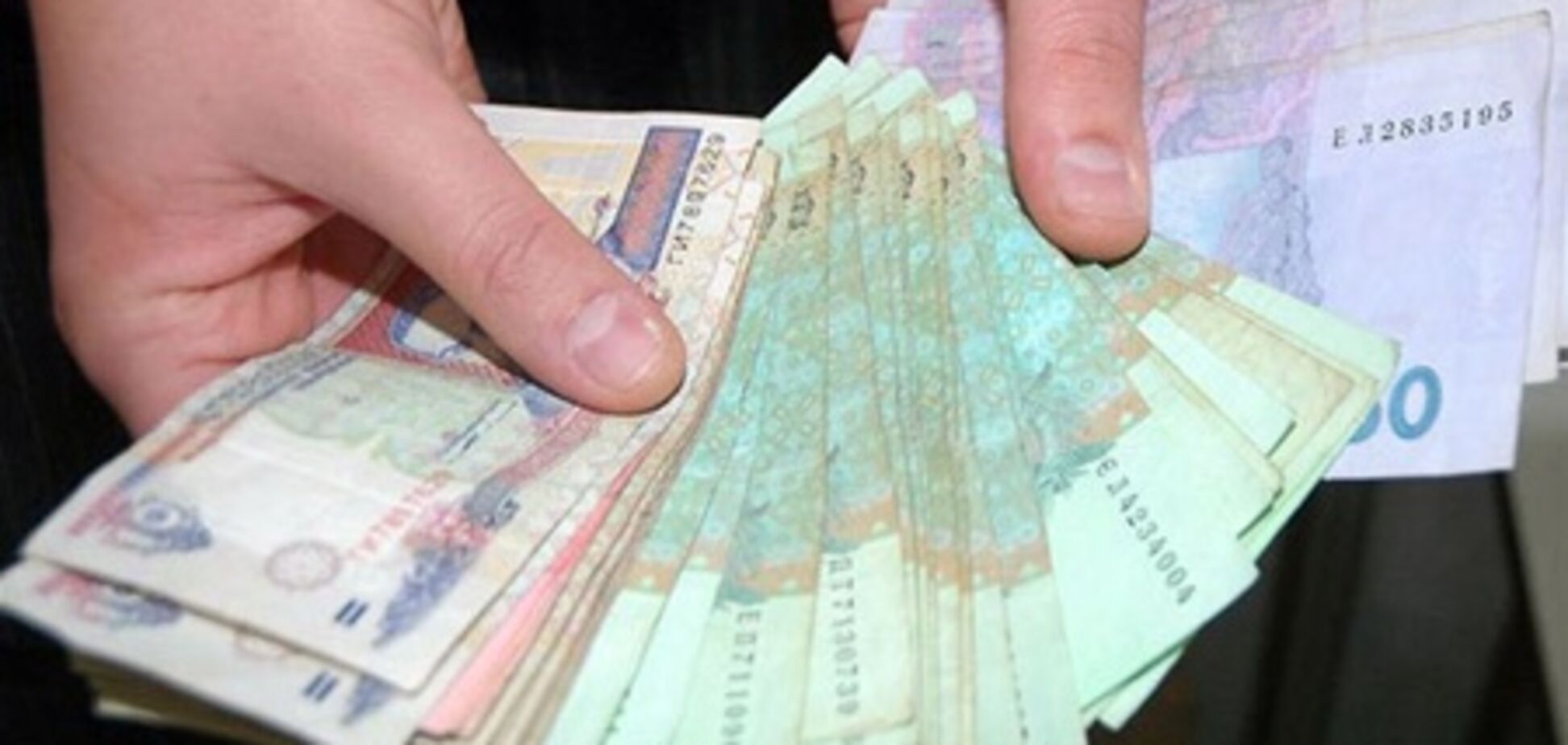 Каждый второй украинец хотел бы зарабатывать 2700 грн в месяц