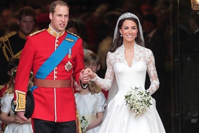 Весільне плаття, туфлі і букет Кейт Міддлтон зможе побачити кожен. Фото