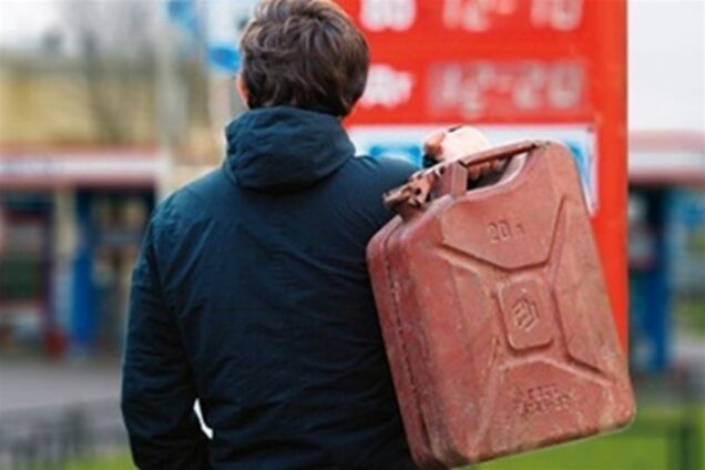 В Киеве существено снизились цены на бензин