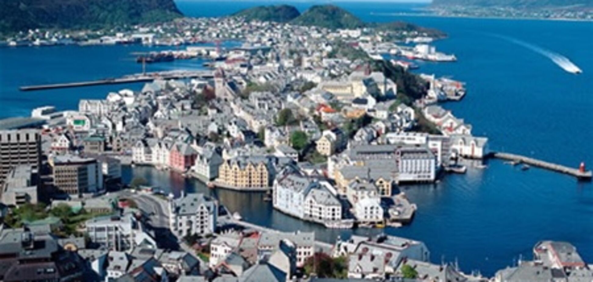 Норвегия, потрясенная терактами, закрыла границы от стран Шенгена