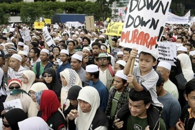 В ходе массовых беспорядков в Египте пострадали более 300 человек