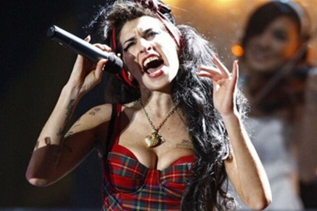 Чому зірки вмирають у 27 років: сумна доля Емі Вайнхаус