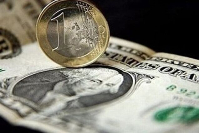 Євро і долар зробили новий крок до дефолту