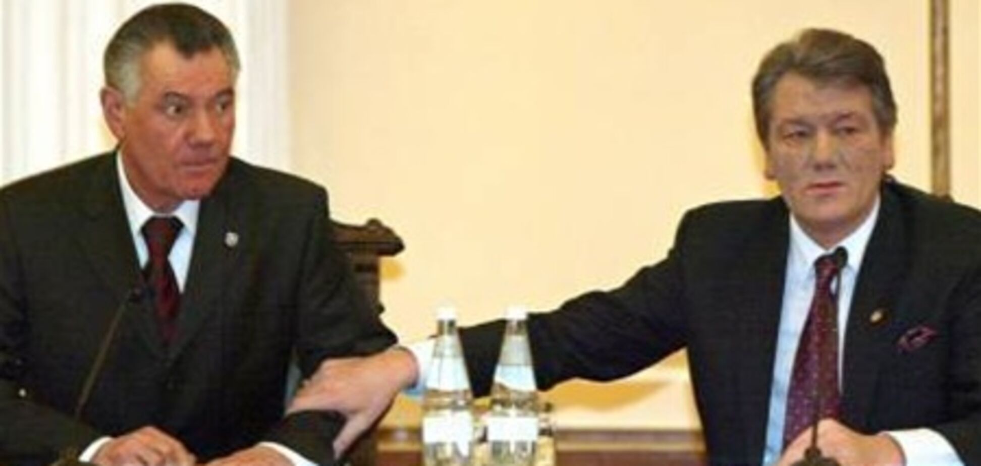 Ющенко подає до суду на Омельченка