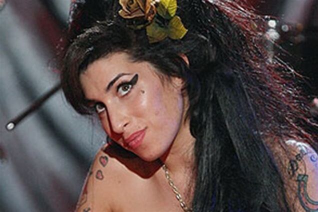 В смерти Эми Уайнхаус подозревают ее друга