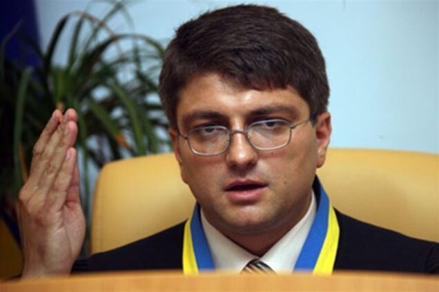 Прибравши з залу всіх 'зайвих', Кірєєв продовжив судити Тимошенко