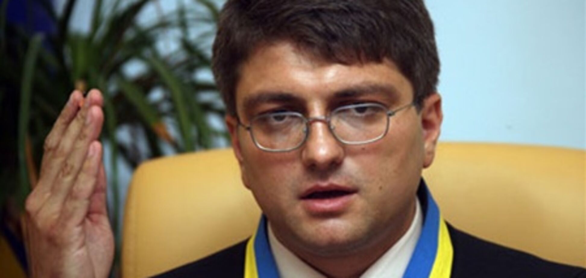 Прибравши з залу всіх 'зайвих', Кірєєв продовжив судити Тимошенко