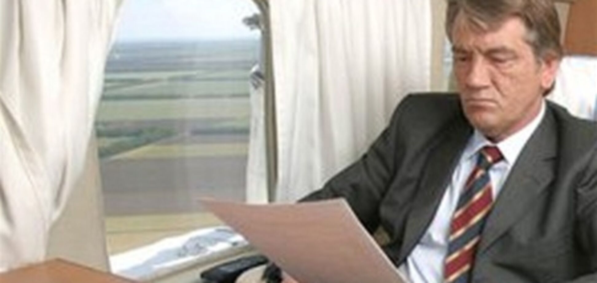 Что политики едят в самолетах: капризный Буш и Ющенко на диете