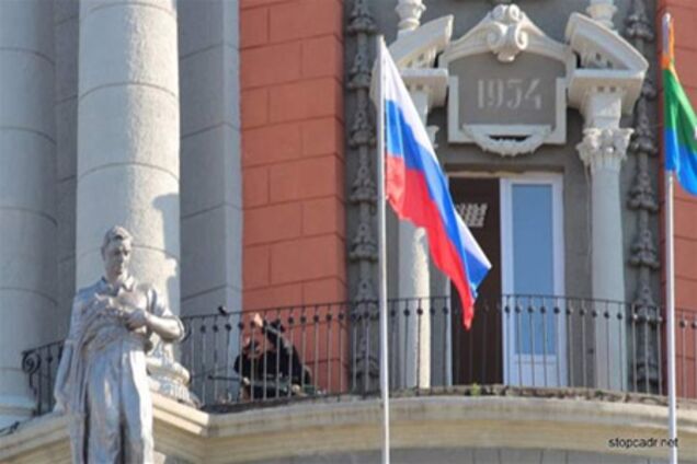 На балконі ратуші, де чекали Путіна, зачаївся снайпер