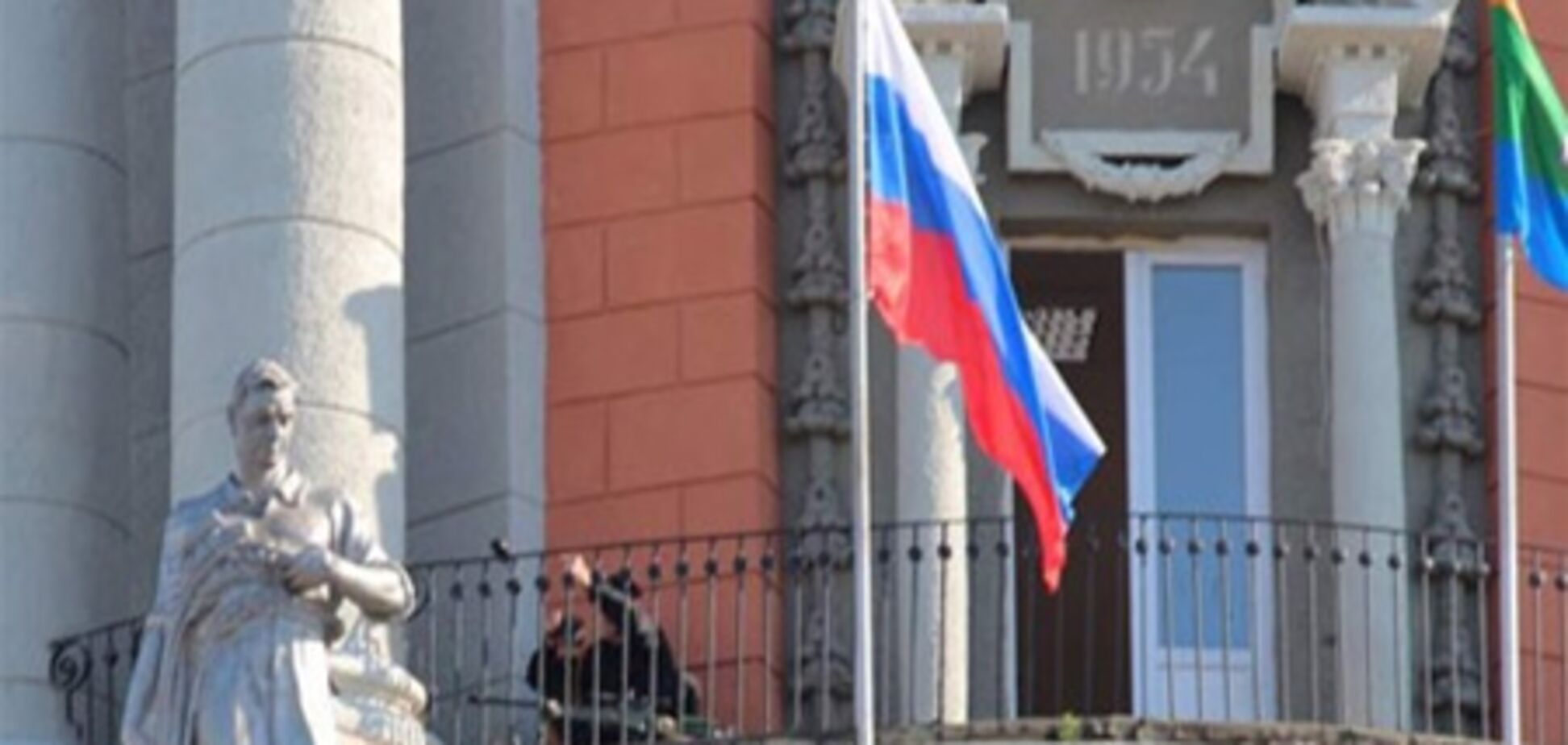 На балконі ратуші, де чекали Путіна, зачаївся снайпер