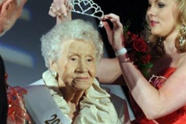 100-річна американка перемогла на конкурсі краси. Фото
