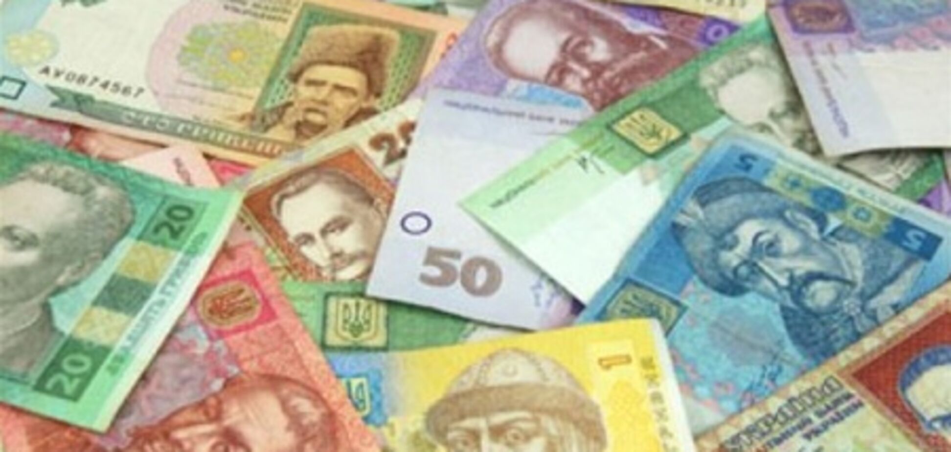 Азаров дал прогноз по курсу гривни