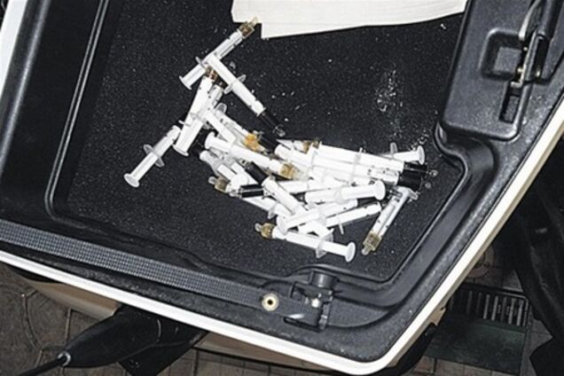 Наркокартель на чолі з колишнім правоохоронцем забезпечував опієм п'ять районів