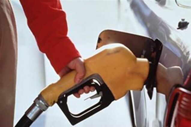 Українцям радять не купувати дешевий бензин А-95