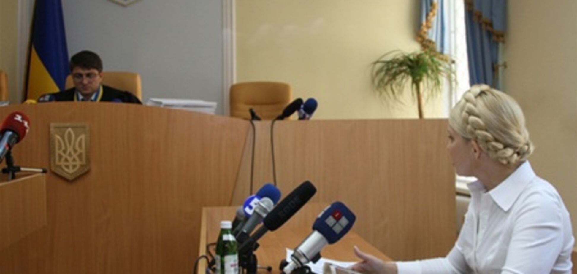 Тимошенко просить про відвід прокурора і допуску адвокатів
